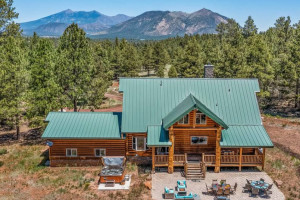 Dwell Luxury Rentals | Cabins and Homes